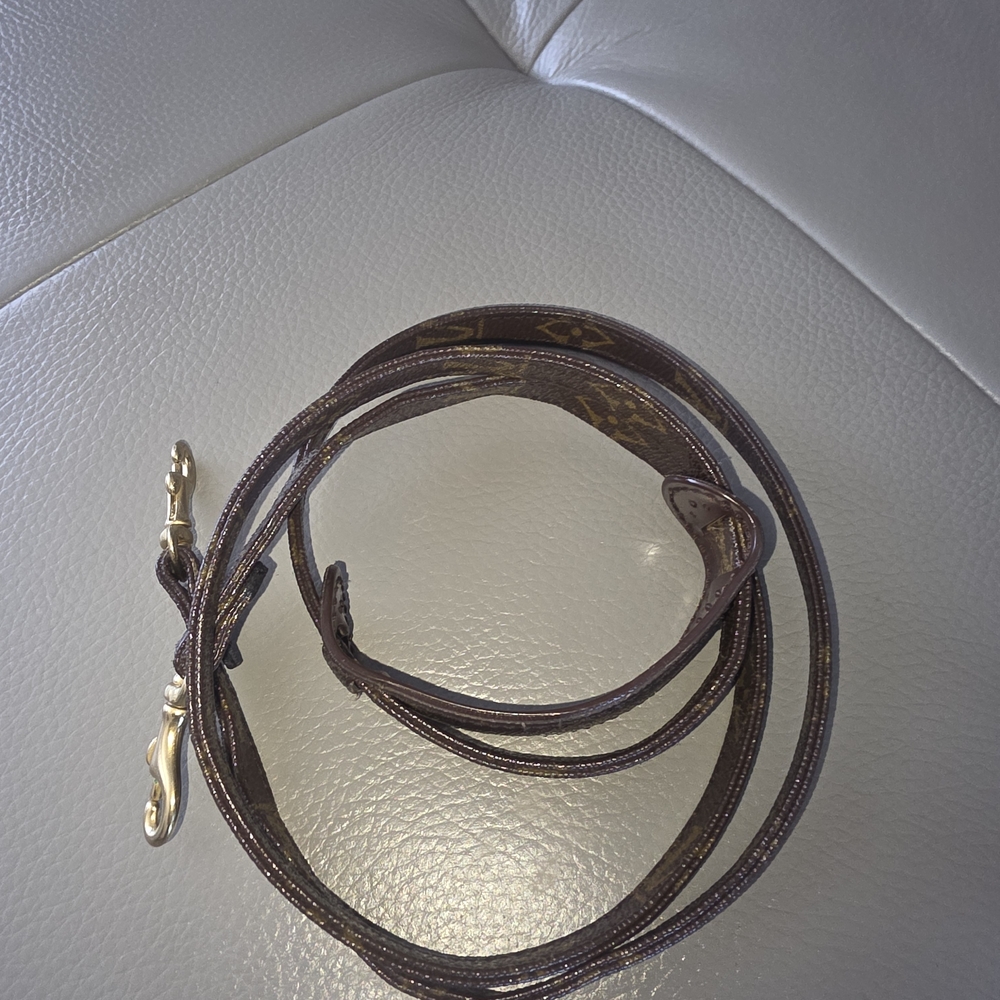 AUTH LOUIS VUITTON Monogram Brown Adjustable Leather Strap/Gold Hardware VTG. - Picture 2 of 6